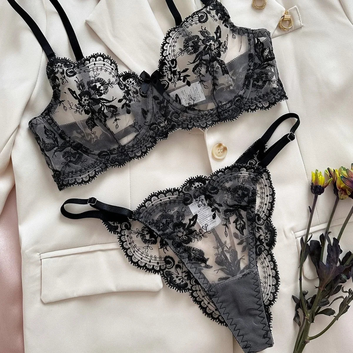 High-end Temperament Style Floral Embroidery Transparent Mesh Temptation Set